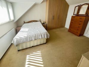 Bed 1- click for photo gallery